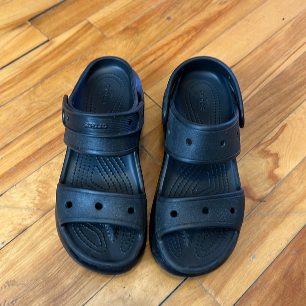 CROCS Black Women's Mega crush Sandals